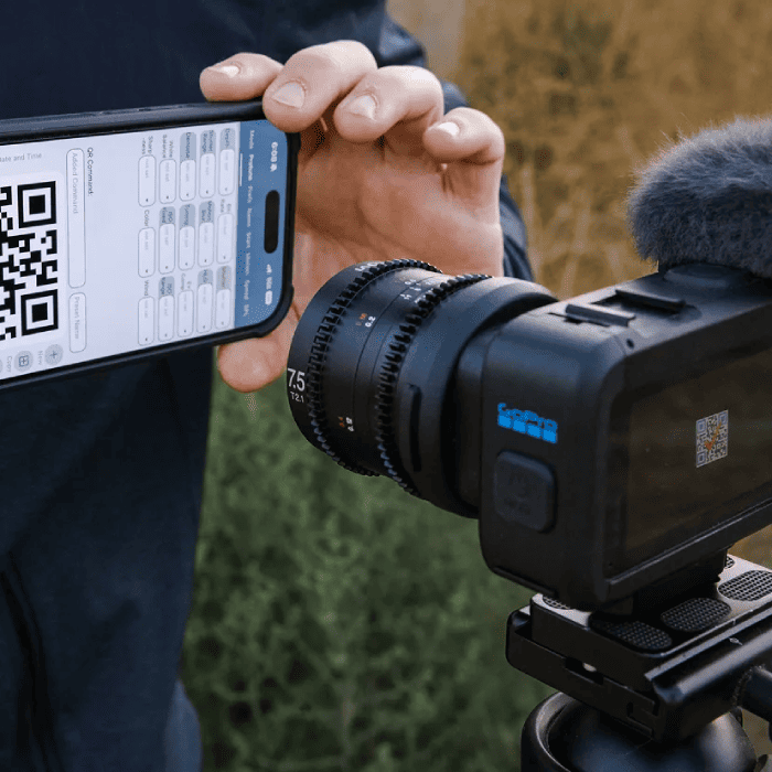 Сканирование QR-кода смартфоном для загрузки прошивки GoPro Labs на камеру MISSION 1 PRO